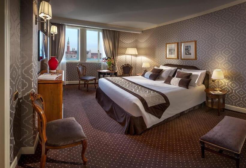 اتاق لوکس با چشم‌انداز دریاچه, Londra Palace Venezia