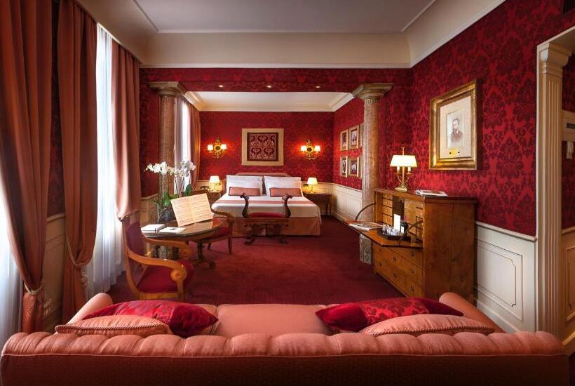 سوییت جونیور با چشم‌انداز دریاچه, Londra Palace Venezia