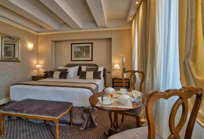 اتاق کلاسیک با چشم‌انداز شهر, Londra Palace Venezia