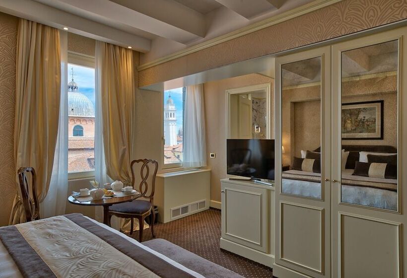 اتاق کلاسیک با چشم‌انداز شهر, Londra Palace Venezia