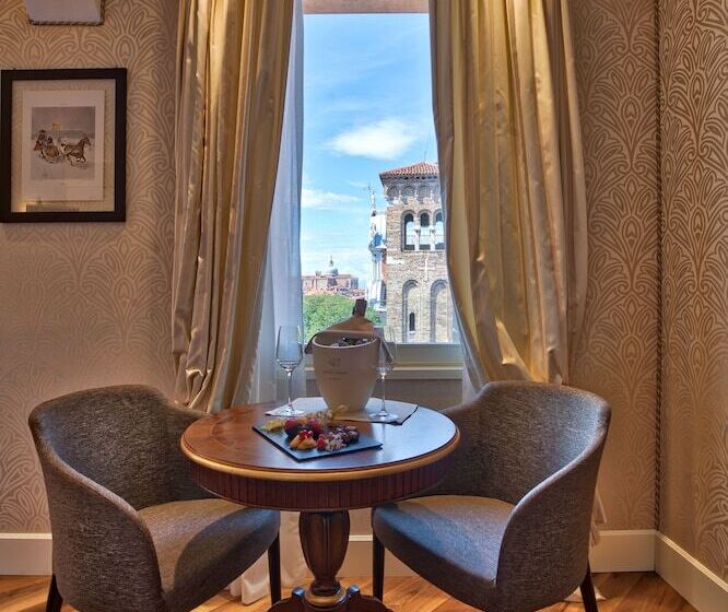 اتاق کلاسیک با چشم‌انداز شهر, Londra Palace Venezia