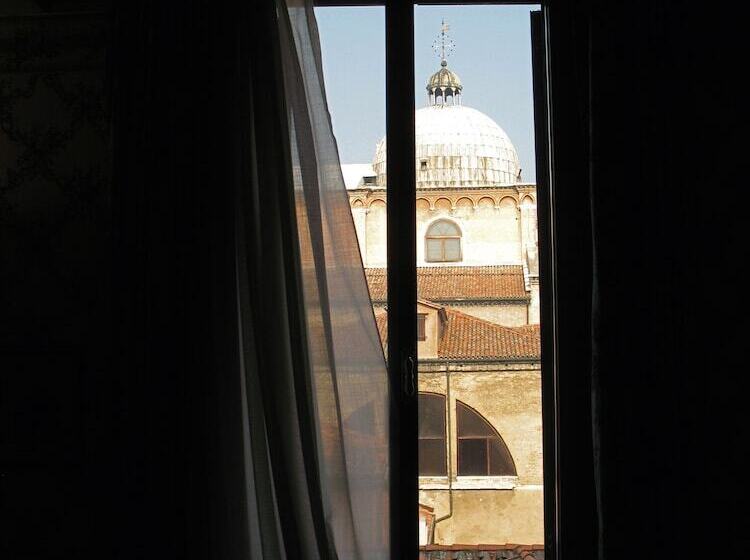 اتاق کلاسیک با چشم‌انداز شهر, Londra Palace Venezia