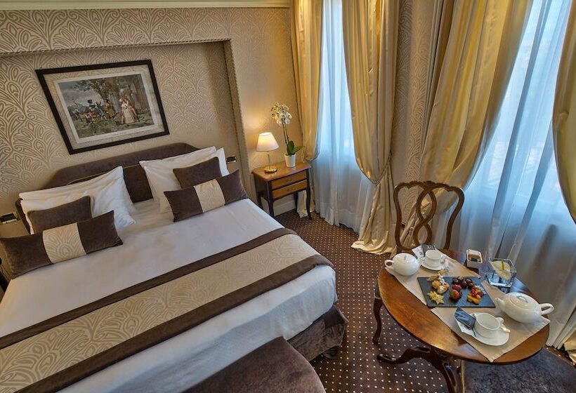 اتاق کلاسیک با چشم‌انداز شهر, Londra Palace Venezia