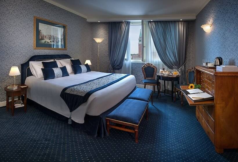 اتاق لوکس با چشم‌انداز دریاچه, Londra Palace Venezia