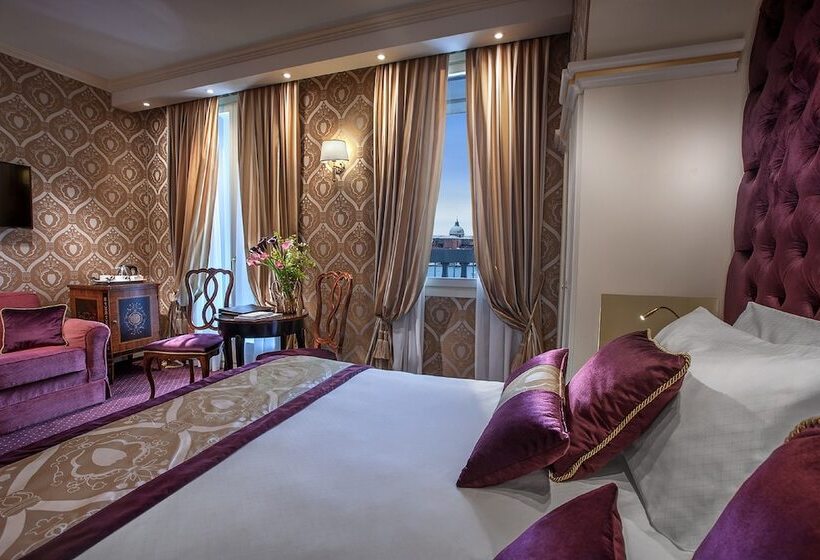 سوییت جونیور با چشم‌انداز دریاچه, Londra Palace Venezia