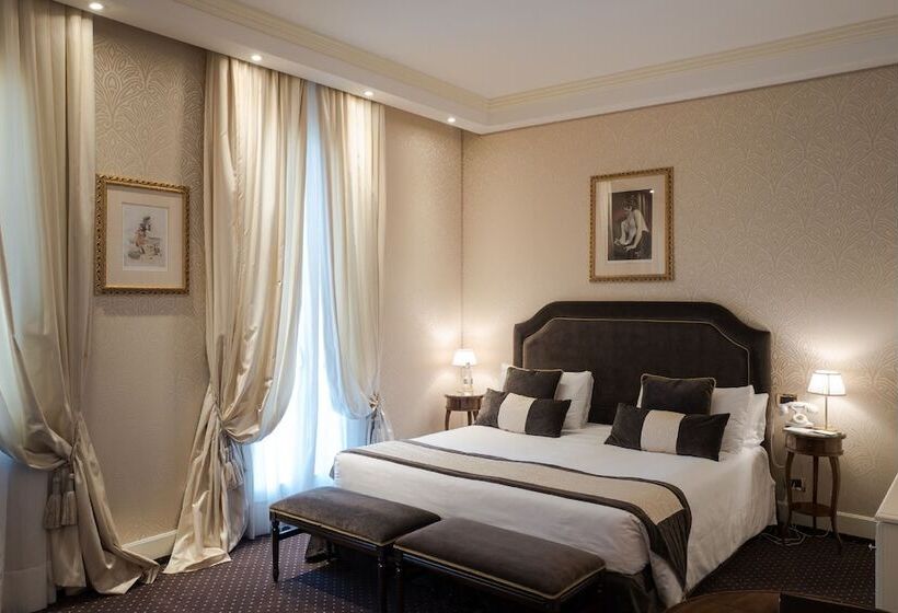 اتاق کلاسیک سه تخته, Londra Palace Venezia