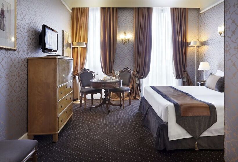 اتاق لوکس با چشم‌انداز دریاچه, Londra Palace Venezia