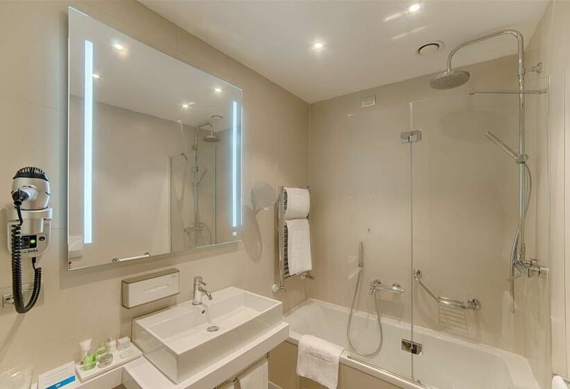 جناح, NH Torino Centro