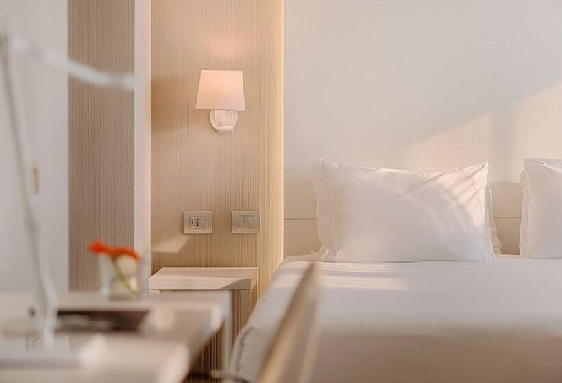 جناح جونيور, NH Torino Centro