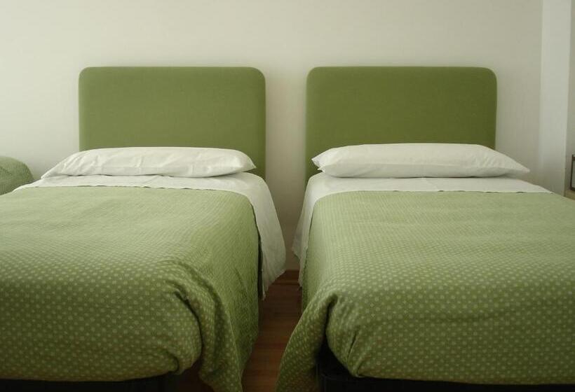 Quarto Quadruple Standart com Varanda, Petit
