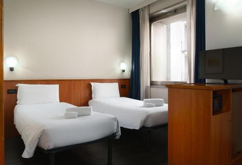 اتاق استاندارد چهار تخته, B&b Hotel Torino President