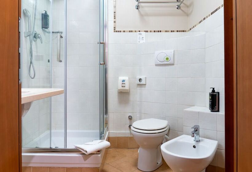 غرفة قياسية رباعية, B&b Hotel Torino President