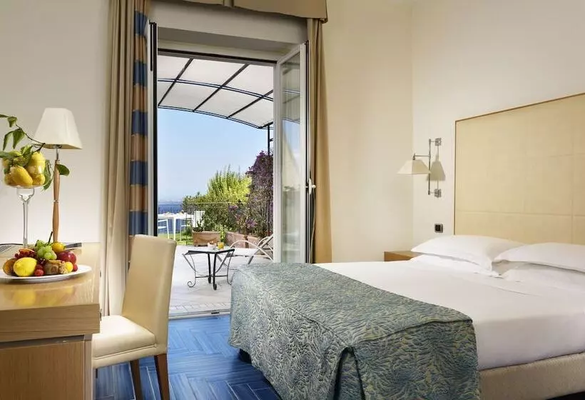 اتاق سوپریور با چشم‌انداز دریا, Raito Wellness & Spa