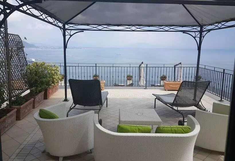 سوییت جونیور با چشم‌انداز دریا, Raito Wellness & Spa