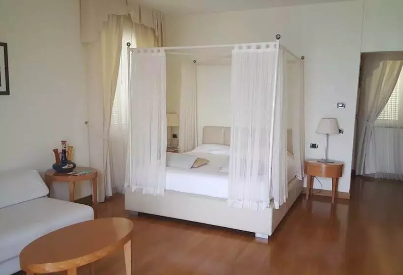 سوییت جونیور با چشم‌انداز دریا, Raito Wellness & Spa