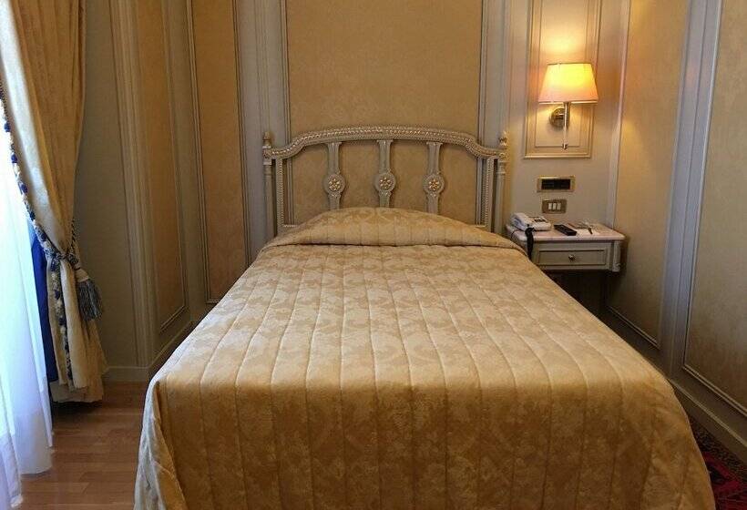 חדר סטנדרט יחיד, Regina Palace