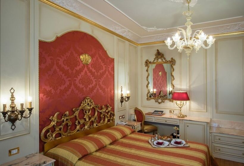 חדר סטנדרט לשלושה, Regina Palace