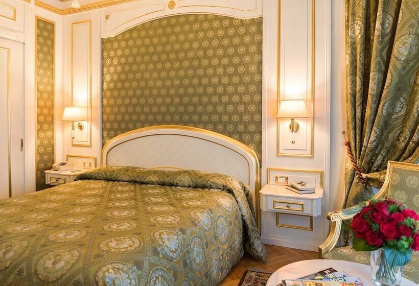 Номер Стандарт Вид на Озеро, Regina Palace