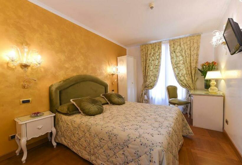 اتاق کلاسیک, Savoia & Jolanda