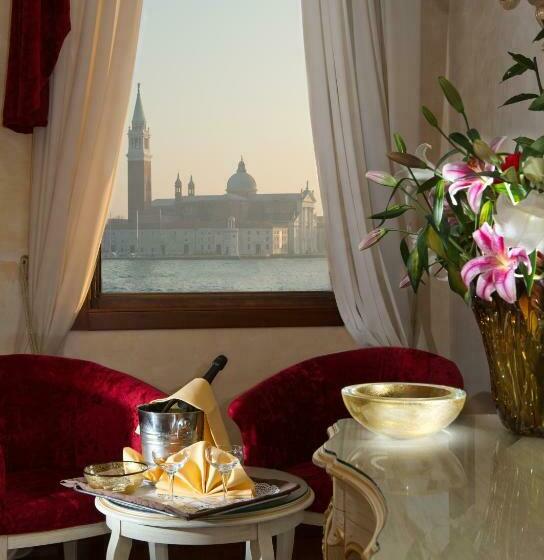 اتاق استاندارد با چشم‌انداز دریاچه, Savoia & Jolanda