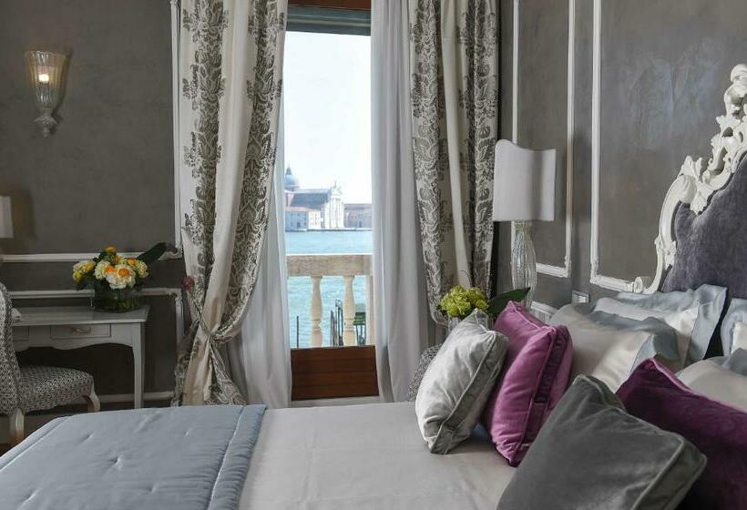 سوییت جونیور با چشم‌انداز دریاچه, Savoia & Jolanda