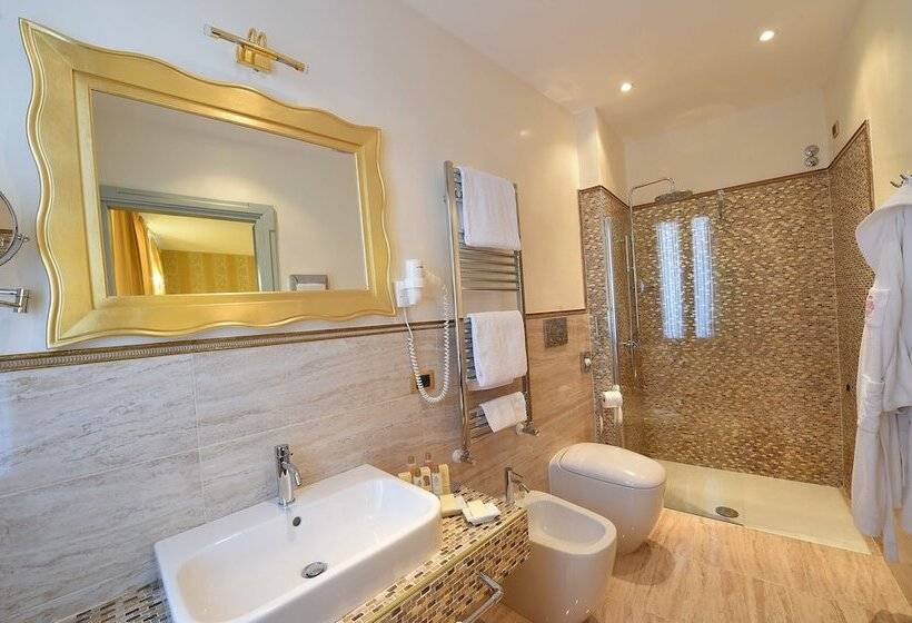 اتاق کلاسیک, Savoia & Jolanda