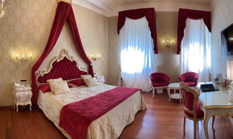 اتاق استاندارد با چشم‌انداز دریاچه, Savoia & Jolanda