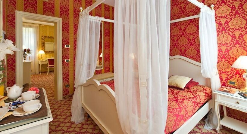 اتاق راحتی, Savoia & Jolanda