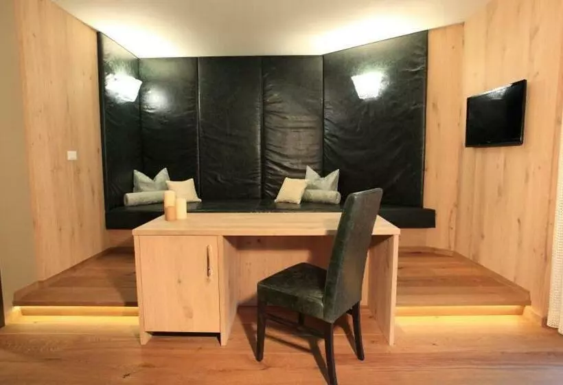 プールビュースイート, Stroblhof Active Family Spa Resort