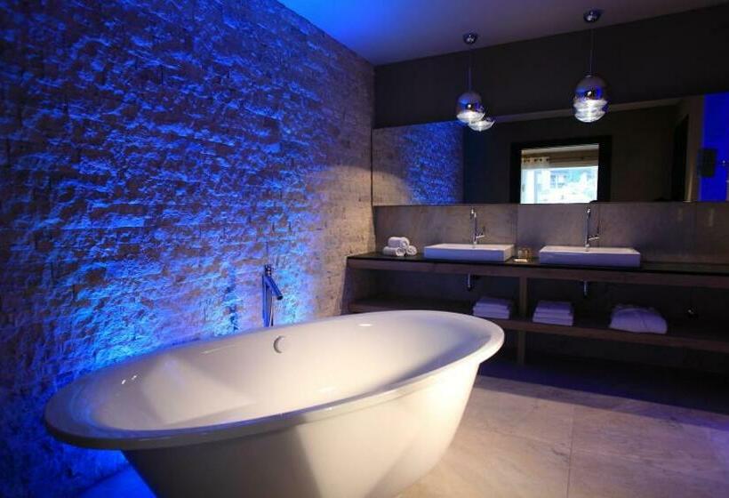 Люкс Вид на Бассейн, Stroblhof Active Family Spa Resort