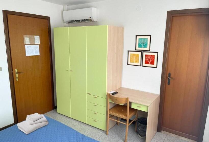 スタンダードシングルルーム, Villa Augusta