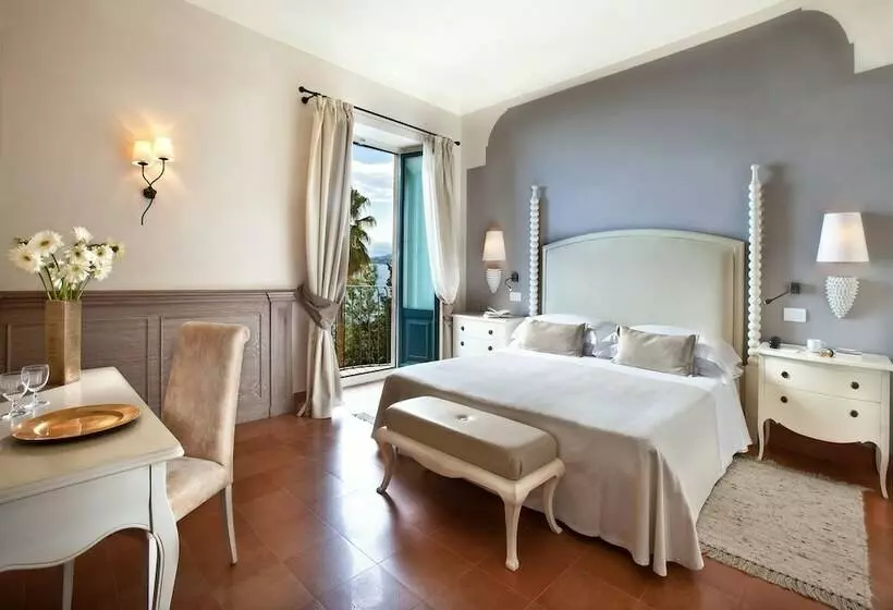 オーシャンビュークラシックルーム, Villa Belvedere