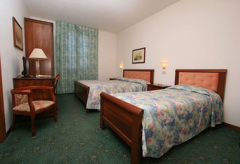 Номер Стандарт Трехместный, Villa Nencini