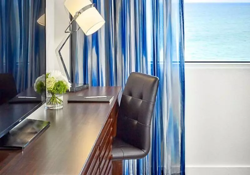 クラブルーム, Ana Crowne Plaza Fukuoka, An Ihg