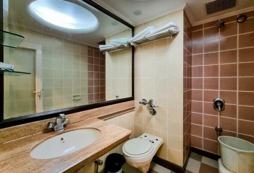 اتاق لوکس, Balwas International