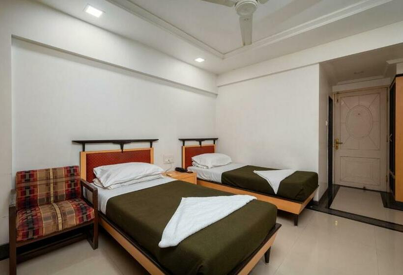 اتاق سوپریور با تخت بزرگ, Balwas International