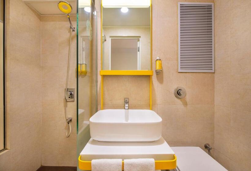 سوییت, Bloomrooms @ Janpath