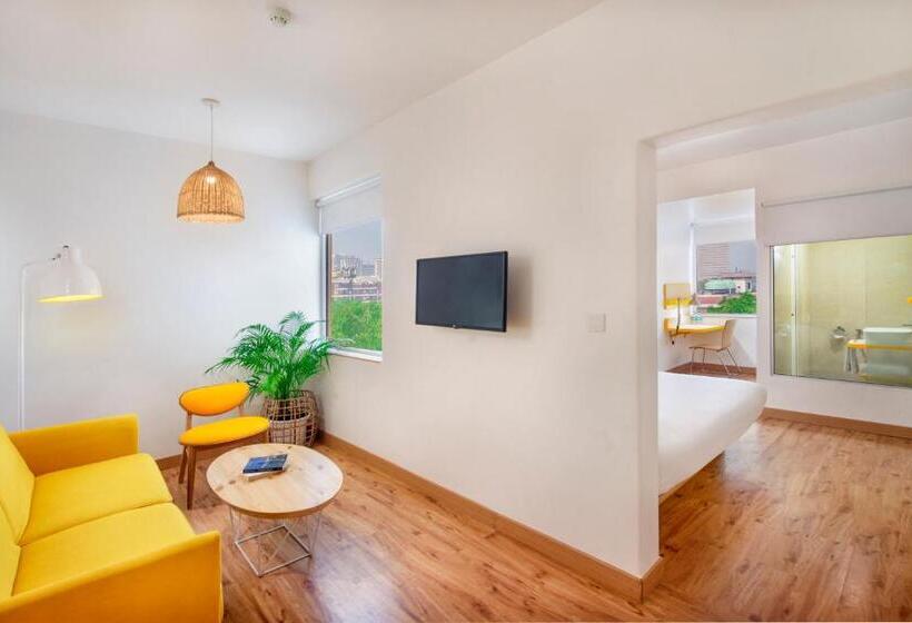 سوییت, Bloomrooms @ Janpath