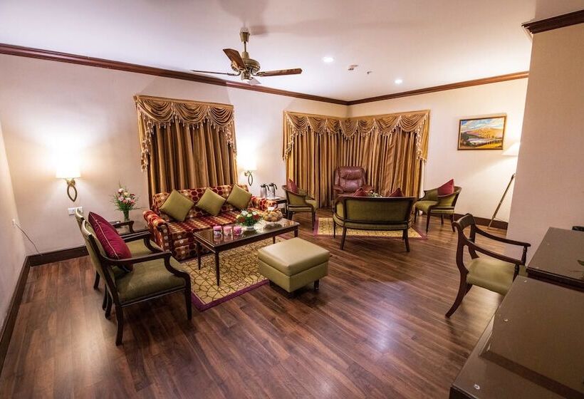 キャビン, The Carlton Kodaikanal