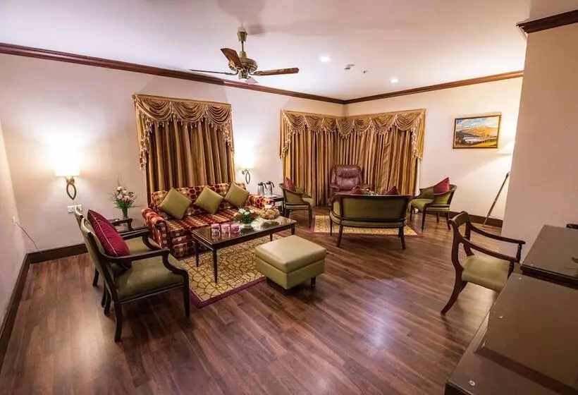 کابین, The Carlton Kodaikanal