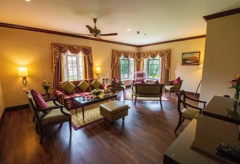کابین, The Carlton Kodaikanal