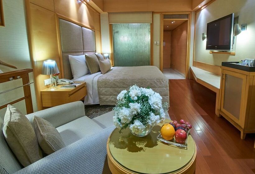 Quarto Club, Jaypee Vasant Continental