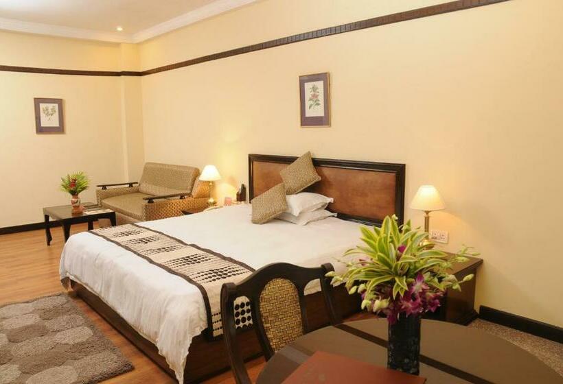 Quarto Deluxe, Lytton