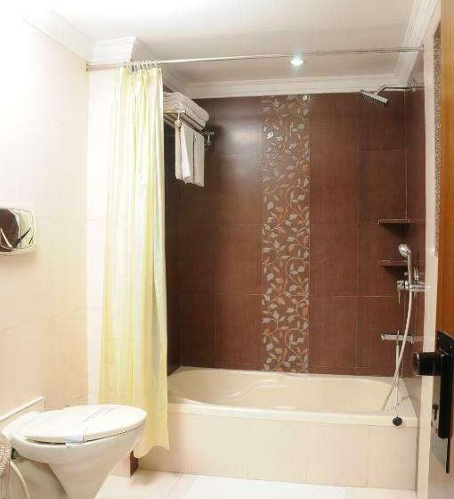 Quarto Deluxe, Lytton