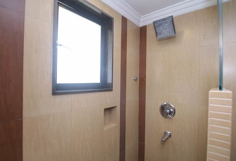 Quarto Deluxe, Lytton