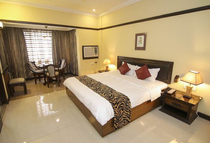 Quarto Deluxe, Lytton