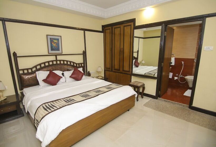 Quarto Deluxe, Lytton