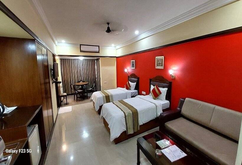 Quarto Deluxe, Lytton