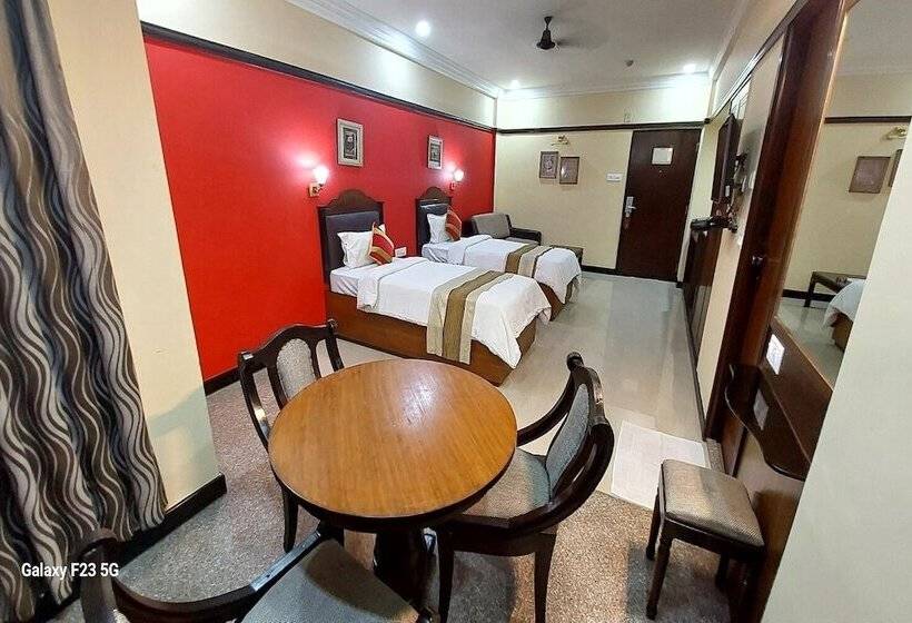 Quarto Deluxe, Lytton