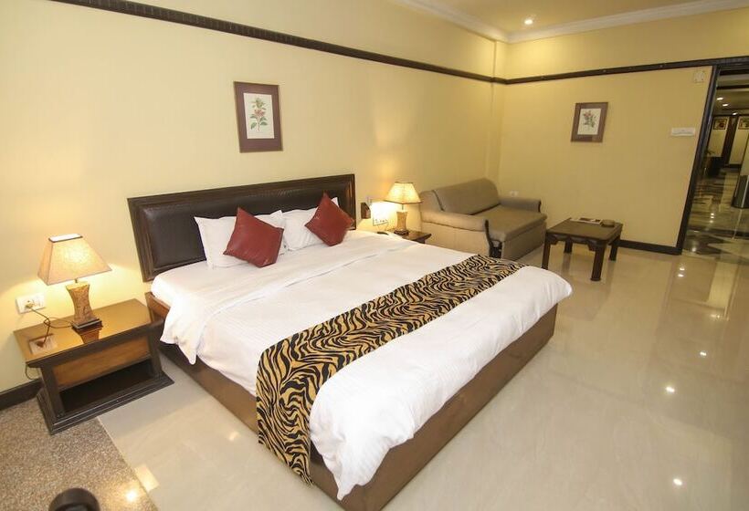 Quarto Deluxe, Lytton